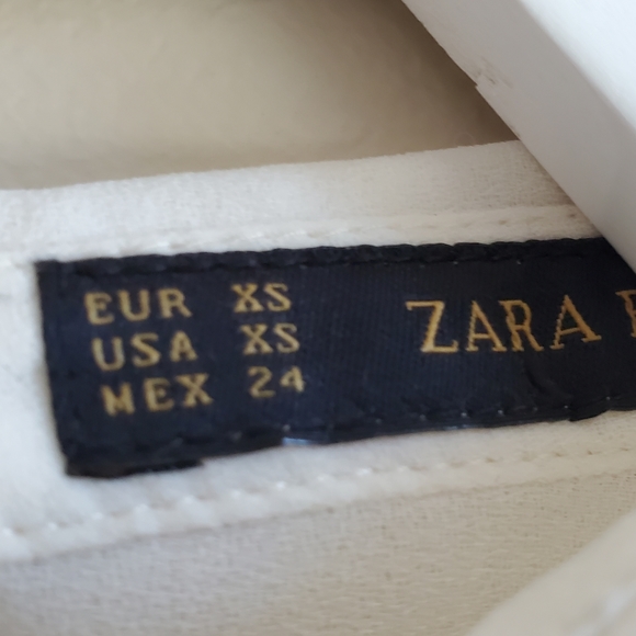 Zara white blouse with collar, embellishment with gems, XS Size, keyhole front - Picture 7 of 7
